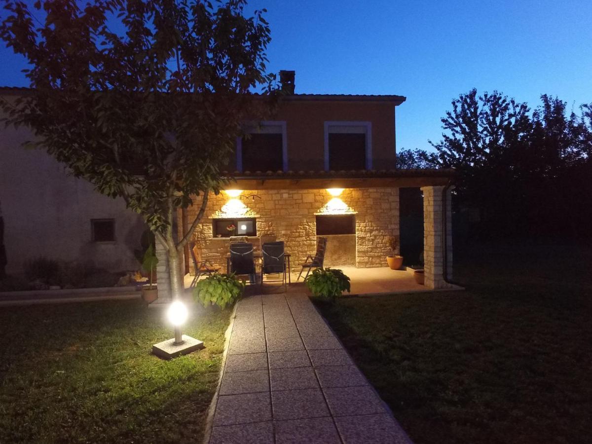 Holiday Apartment Ariella Krizanici Екстер'єр фото