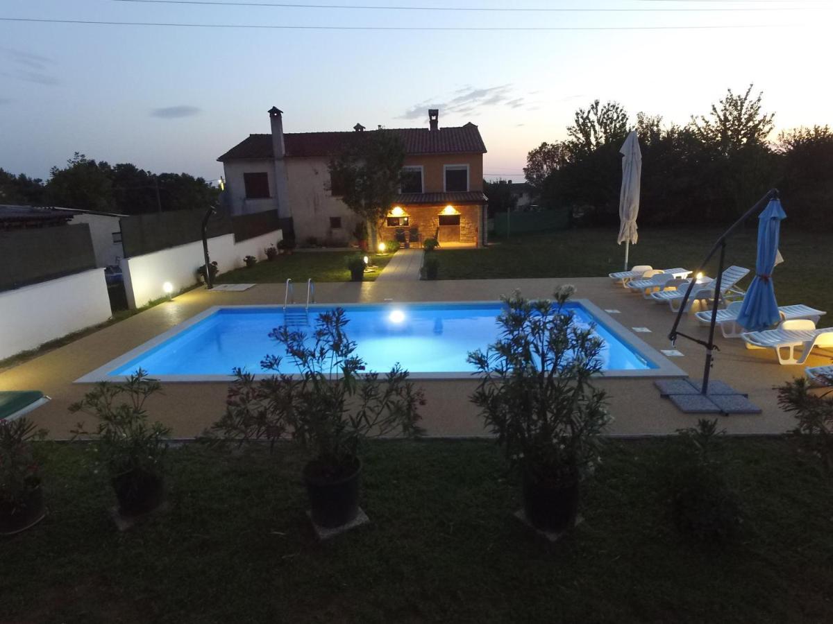 Holiday Apartment Ariella Krizanici Екстер'єр фото