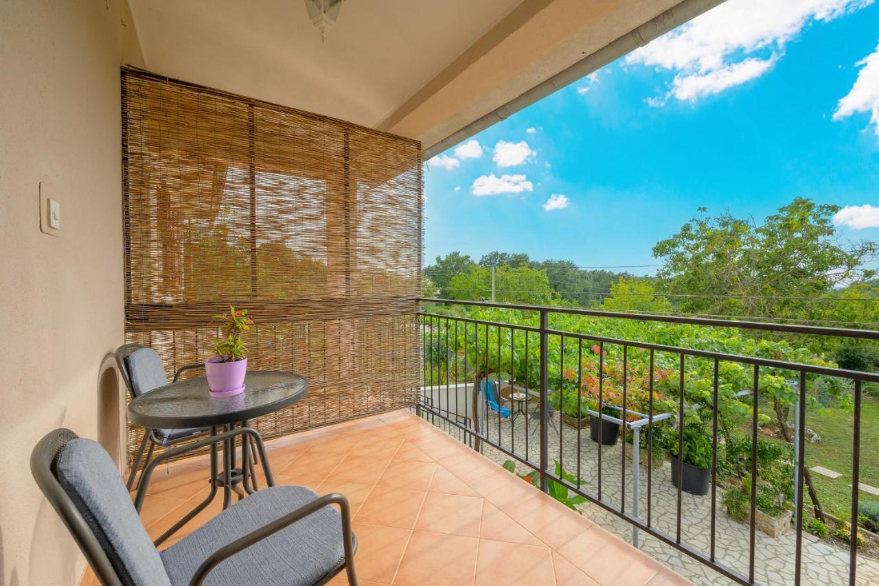 Holiday Apartment Ariella Krizanici Екстер'єр фото