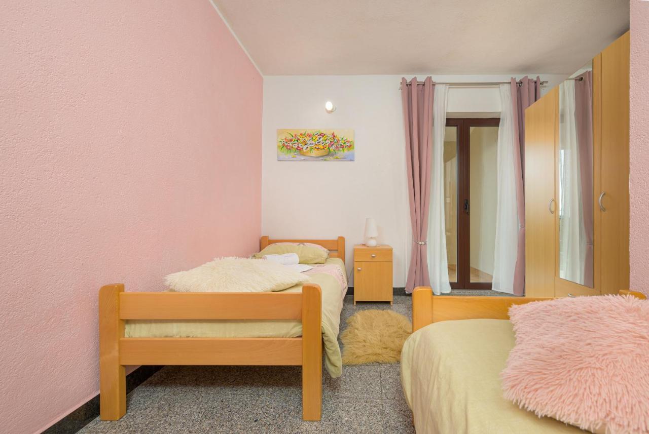 Holiday Apartment Ariella Krizanici Екстер'єр фото