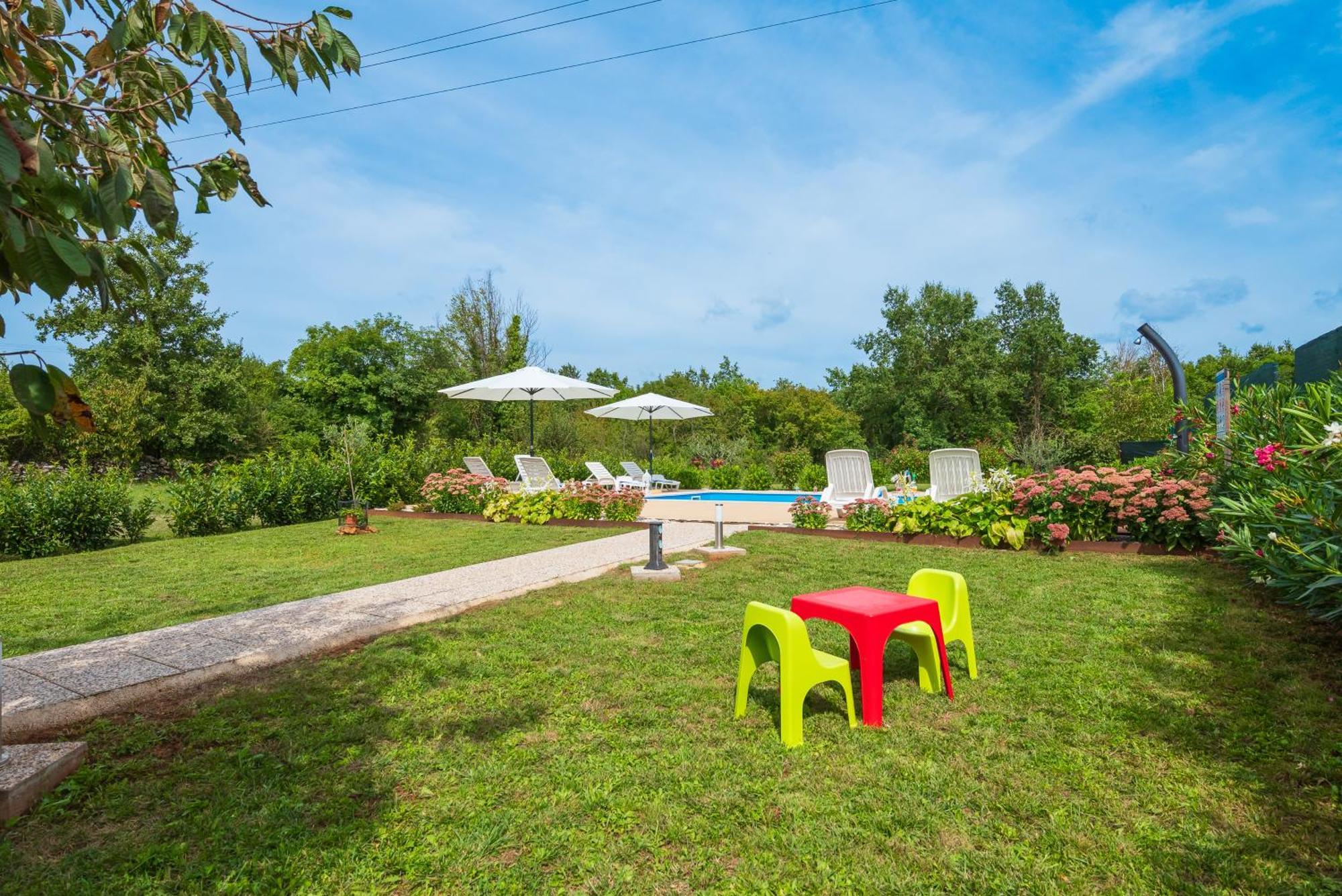 Holiday Apartment Ariella Krizanici Екстер'єр фото